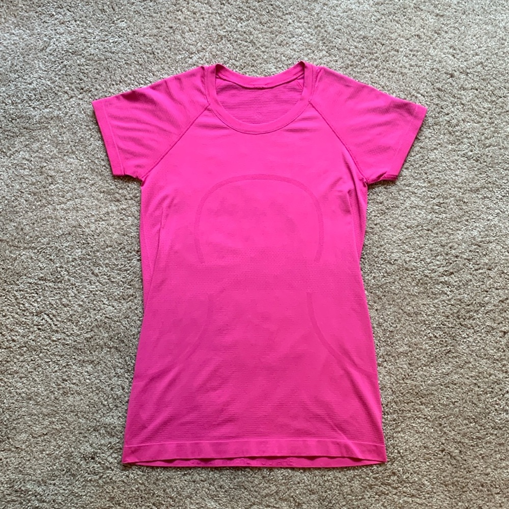 Lululemon Sonic Pink Swiftly Tech Short Sleeve|Size 8